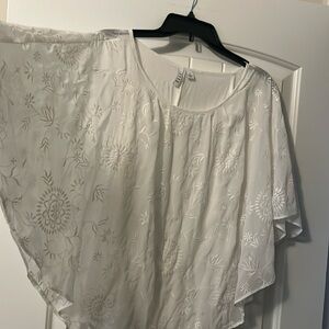 Elle ladies white blouse XL.
